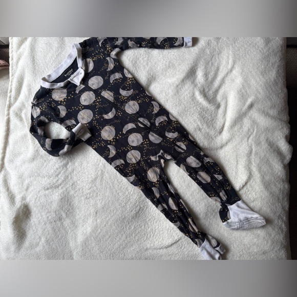 Burt's Bees Black and White Footies One Piece - Picture 1 of 2